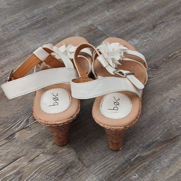 BOC Born Concept Gaetana White Flower Cork Wedge Sandals Women’s Size 10 - Picture 3 of 7